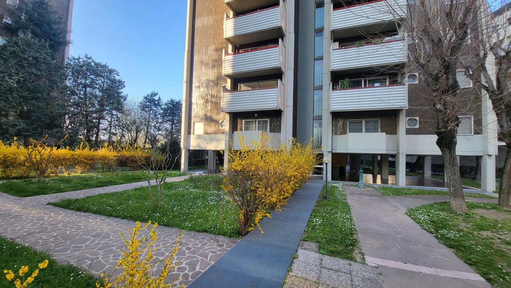 Toma Apartment Trilocale Moderno Per Max 6 Persone Мілан Екстер'єр фото